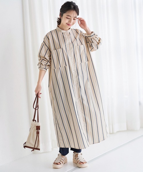 KOBE LETTUCE（コウベレタス）の「スタンドカラーロングシャツワンピース（シャツワンピース・レディース・オフホワイト/ホワイト×ネイビー/ベージュ系その他/ホワイト系その他・FREE）」の4枚目の写真