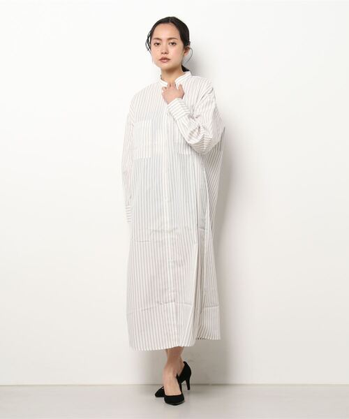 KOBE LETTUCE（コウベレタス）の「スタンドカラーロングシャツワンピース（シャツワンピース・レディース・オフホワイト/ホワイト×ネイビー/ベージュ系その他/ホワイト系その他・FREE）」の9枚目の写真