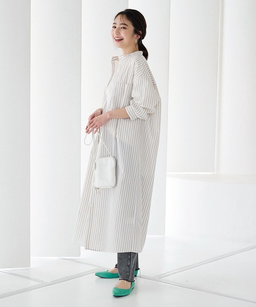 KOBE LETTUCE（コウベレタス）の「スタンドカラーロングシャツワンピース（シャツワンピース・レディース・オフホワイト/ホワイト×ネイビー/ベージュ系その他/ホワイト系その他・FREE）」の12枚目の写真