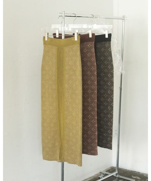 TODAYFUL（トゥデイフル）の「ニットスカート（スカート・レディース・オリーブ・36inch）」の2枚目の写真