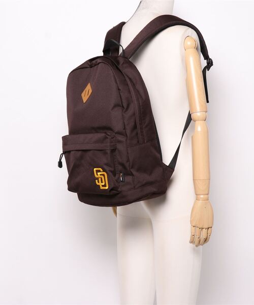 LB/S (エルビーエス)の「MLB 立体刺繍チームロゴ入りデイパック バックパック(バックパック/リュック・メンズ・ブラウン/ネイビー/ブラック・FREE)」の7枚目の写真