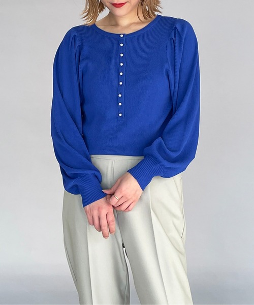 PICCIN（ピッチン）の「ボリュームスリーブ2WAYニット（ニット/セーター・レディース・ブラック/オフホワイト/ブルー/ライトグリーン・M）」の4枚目の写真