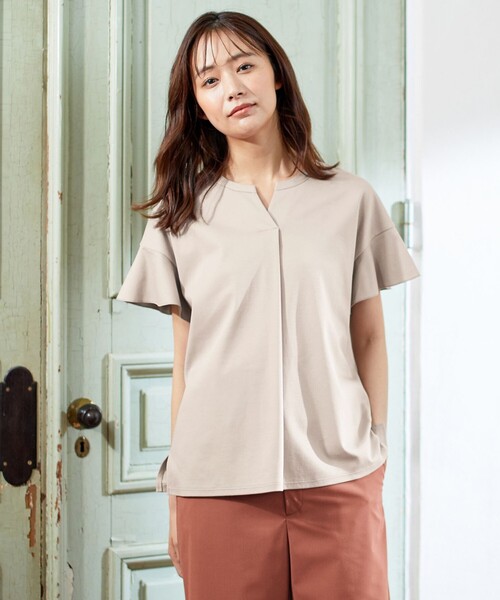 J.PRESS(ジェイプレス)の「【UVケア・接触冷感】コンパクトコットンスムース キーネック カットソー(Tシャツ/カットソー・レディース・ピンク系/ベージュ系/ネイビー系/グレー系/ホワイト系/ブルー系・MEDIUM/LARGE)」の3枚目の写真