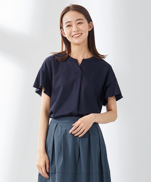 J.PRESS(ジェイプレス)の「【UVケア・接触冷感】コンパクトコットンスムース キーネック カットソー(Tシャツ/カットソー・レディース・ピンク系/ベージュ系/ネイビー系/グレー系/ホワイト系/ブルー系・MEDIUM/LARGE)」の4枚目の写真