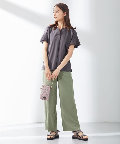 J.PRESS(ジェイプレス)の「【UVケア・接触冷感】コンパクトコットンスムース キーネック カットソー(Tシャツ/カットソー・レディース・ピンク系/ベージュ系/ネイビー系/グレー系/ホワイト系/ブルー系・MEDIUM/LARGE)」の10枚目の写真
