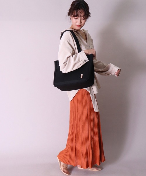 Legato Largo(レガートラルゴ)の「(LF)【Legato Largo】【探し物の時間を省こう。】 A4 トートバッグ(トートバッグ・レディース・ブラウン/グレイッシュベージュ/ミント/ブラック/ライトグレー・ONE SIZE)」の19枚目の写真