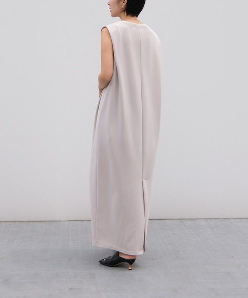 【AKTE】アクテ ホルターネックカットソーワンピース(S)ベージュ 2023 AKTE（アクテ）の「ホルターネックカットソーワンピース