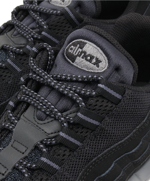 NIKE（ナイキ）の「メンズ ナイキ エアマックス ホワイト ブラック NIKE AIR MAX 95 609048-087/109（スニーカー・メンズ・ホワイト/ブラック・26.5cm/28cm/27cm/27.5cm/29cm/28.5cm）」の7枚目の写真