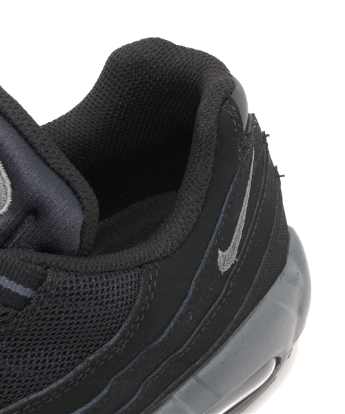NIKE（ナイキ）の「メンズ ナイキ エアマックス ホワイト ブラック NIKE AIR MAX 95 609048-087/109（スニーカー・メンズ・ホワイト/ブラック・26.5cm/28cm/27cm/27.5cm/29cm/28.5cm）」の8枚目の写真