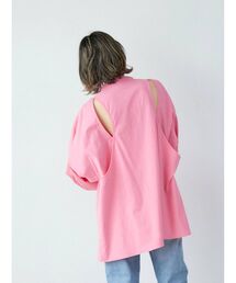 バックオープンデザインブラウス