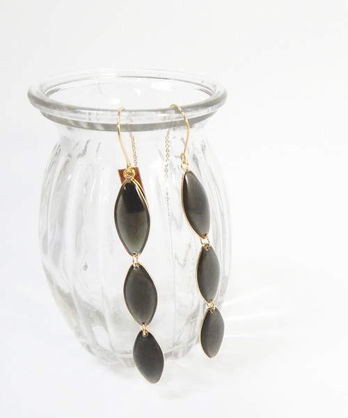 The Rule(ザルール)の「The Rule ザルール:Trough threader pierced earring:マーキス揺れるピアス(ピアス(両耳用)・レディース・ブラック/ネイビー/クリア・FREE)」の1枚目の写真