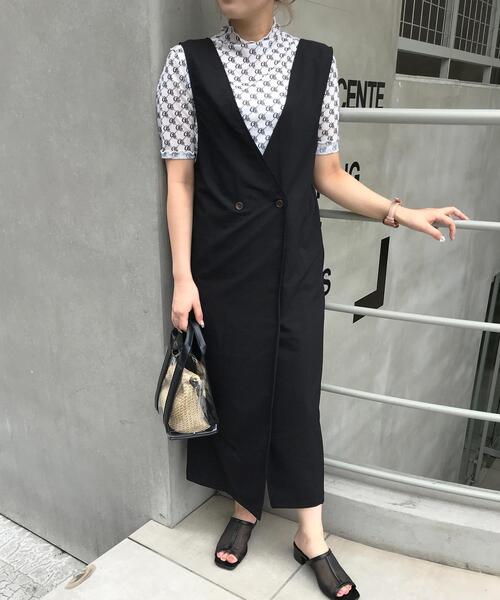 INGNI（イング）の「VネックTRジャンスカ（ジャンパースカート・レディース・ブラック/ネイビー/ブルー/アイボリー・M）」の2枚目の写真