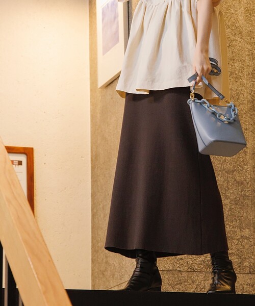 OPAQUE.CLIP（オペークドットクリップ）の「◆リブニットナロースカート【WEB限定サイズ】（スカート・レディース・チャコールグレー/ブルー/サンドベージュ・40/38）」の11枚目の写真
