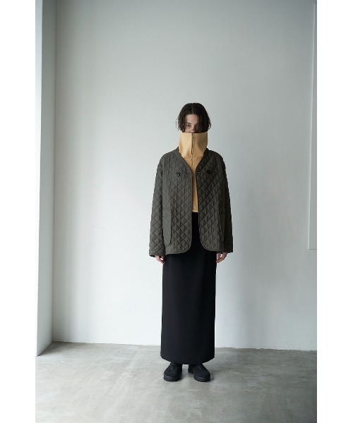 CLANE（クラネ）の「QUILTING NO COLLAR JACKET（ノーカラージャケット・レディース・カーキ/イエロー・2/1）」の7枚目の写真