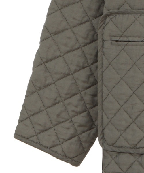 CLANE（クラネ）の「QUILTING NO COLLAR JACKET（ノーカラージャケット・レディース・カーキ/イエロー・2/1）」の13枚目の写真