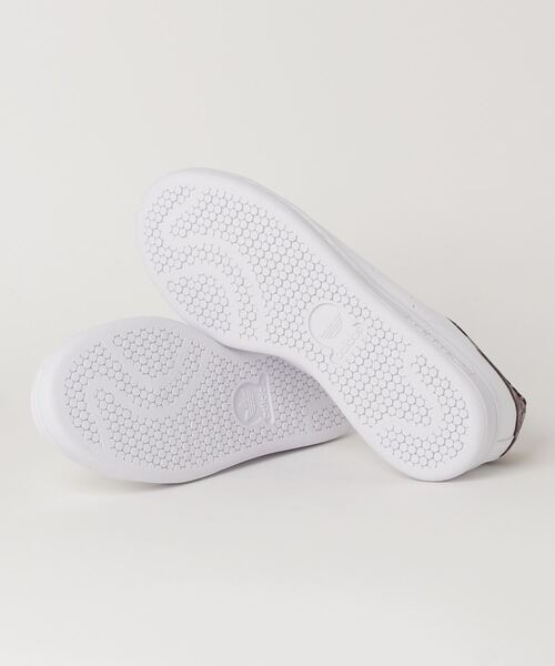 adidas(アディダス)の「adidas STAN SMITH W アディダス スタンスミスW(スニーカー・レディース・ホワイト系その他・25cm/24cm/23cm/23.5cm/24.5cm)」の3枚目の写真