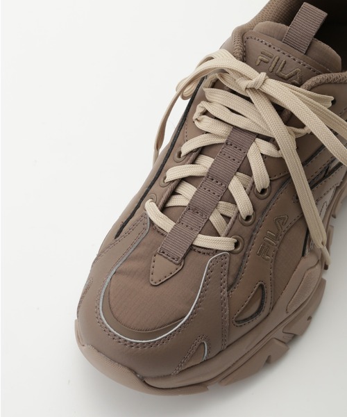 FILA(フィラ)の「別注モデル【emmi×FILA】INTERATION LIGHT(スニーカー・レディース・ブラウン・26cm/24cm/23cm/25cm)」の2枚目の写真
