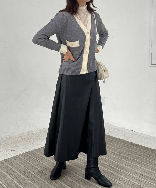 Lamoa(ラモア)の「Lamoa/Vネック バイカラー ニットカーディガン(カーディガン/ボレロ・レディース・ブラック/グレー/ホワイト・FREE)」の11枚目の写真