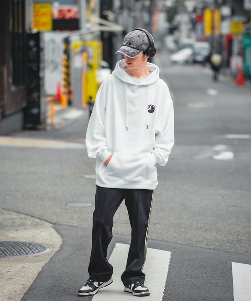 ホワイト グラフィックプリント スウェット コレクション グラフィックプリント スウェットプルオーバー