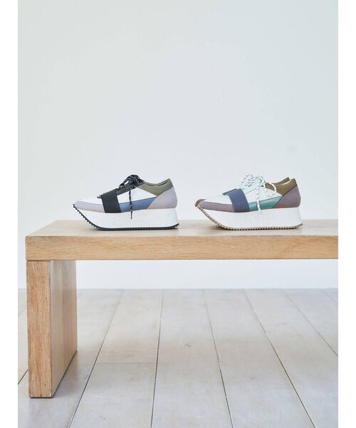 ELENDEEK(エレンディーク)の「プラットフォームスニーカー(スニーカー・レディース・ネイビー/ブラック/ホワイト・2/3/1)」の21枚目の写真