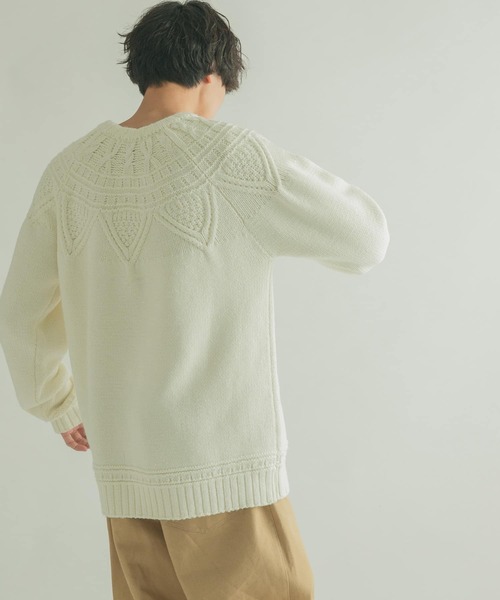 FORK&SPOON(フォークアンドスプーン)の「FORK&SPOON 求心クルーネックニット(ニット/セーター・メンズ・グレー系その他/オフホワイト・4/5)」の3枚目の写真