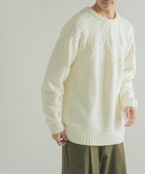 FORK&SPOON(フォークアンドスプーン)の「FORK&SPOON 求心クルーネックニット(ニット/セーター・メンズ・グレー系その他/オフホワイト・4/5)」の19枚目の写真