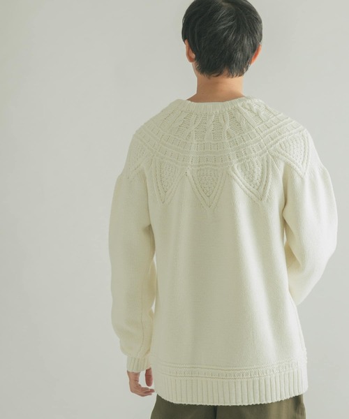 FORK&SPOON(フォークアンドスプーン)の「FORK&SPOON 求心クルーネックニット(ニット/セーター・メンズ・グレー系その他/オフホワイト・4/5)」の11枚目の写真