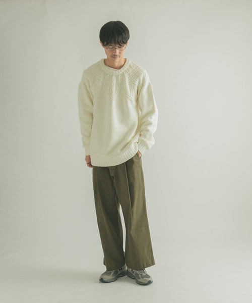 FORK&SPOON(フォークアンドスプーン)の「FORK&SPOON 求心クルーネックニット(ニット/セーター・メンズ・グレー系その他/オフホワイト・4/5)」の16枚目の写真