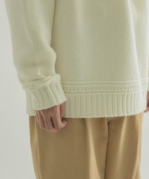 FORK&SPOON(フォークアンドスプーン)の「FORK&SPOON 求心クルーネックニット(ニット/セーター・メンズ・グレー系その他/オフホワイト・4/5)」の18枚目の写真