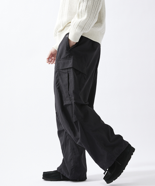 ARMY TWILL（アーミーツイル）の「【ARMY TWILL / アーミーツイル】別注 ナイロン カーゴパンツ（カーゴパンツ・メンズ・ブラック/カーキ/ホワイト・LARGE/MEDIUM）」の4枚目の写真