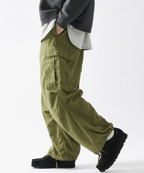 ARMY TWILL（アーミーツイル）の「【ARMY TWILL / アーミーツイル】別注 ナイロン カーゴパンツ（カーゴパンツ・メンズ・ブラック/カーキ/ホワイト・LARGE/MEDIUM）」の22枚目の写真