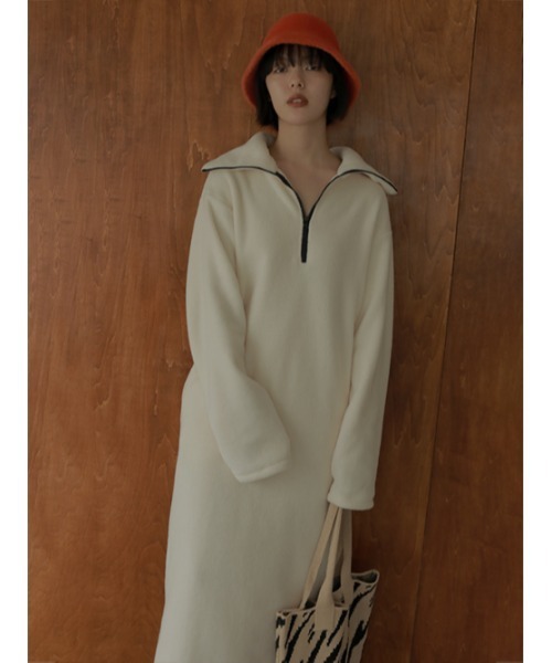 AMAIL(アマイル)の「Fleece maxi halfzip op(ワンピース・レディース・アイボリー/ラベンダー/ブラック・FREE)」の9枚目の写真