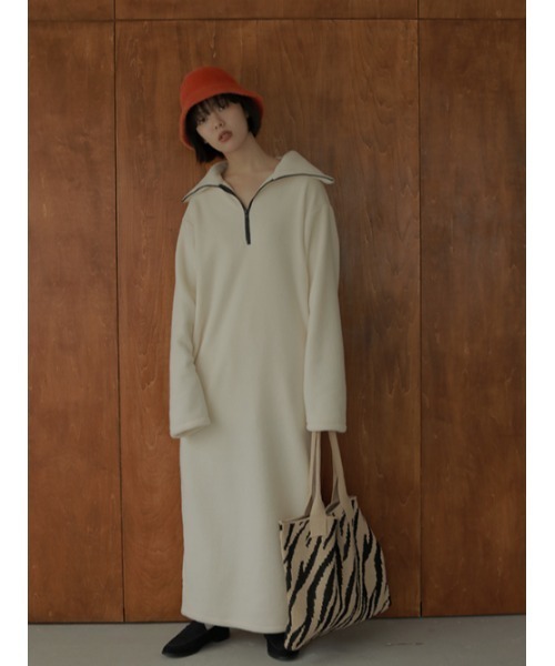 AMAIL(アマイル)の「Fleece maxi halfzip op(ワンピース・レディース・アイボリー/ラベンダー/ブラック・FREE)」の11枚目の写真