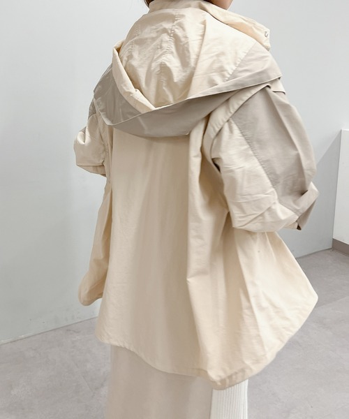 un dix cors(アンディコール)の「バイカラーマルチウェイマウンテンパーカー(マウンテンパーカー・レディース・ベージュ/グレイッシュベージュ・FREE)」の11枚目の写真