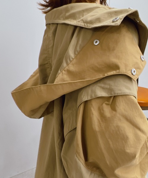 un dix cors(アンディコール)の「バイカラーマルチウェイマウンテンパーカー(マウンテンパーカー・レディース・ベージュ/グレイッシュベージュ・FREE)」の18枚目の写真