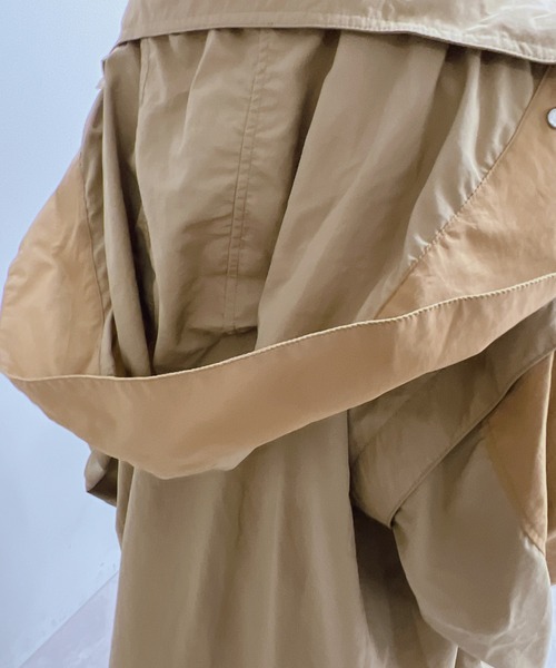 un dix cors(アンディコール)の「バイカラーマルチウェイマウンテンパーカー(マウンテンパーカー・レディース・ベージュ/グレイッシュベージュ・FREE)」の17枚目の写真