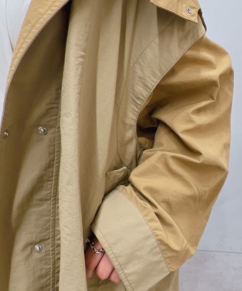 un dix cors(アンディコール)の「バイカラーマルチウェイマウンテンパーカー(マウンテンパーカー・レディース・ベージュ/グレイッシュベージュ・FREE)」の14枚目の写真