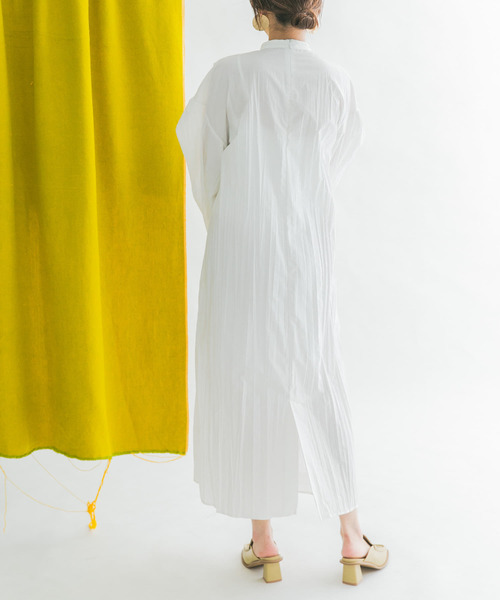 KBF(ケイビーエフ)の「クリンクルデザインワンピース(ワンピース・レディース・ブラック/ホワイト/ベージュ系その他・ONE)」の4枚目の写真