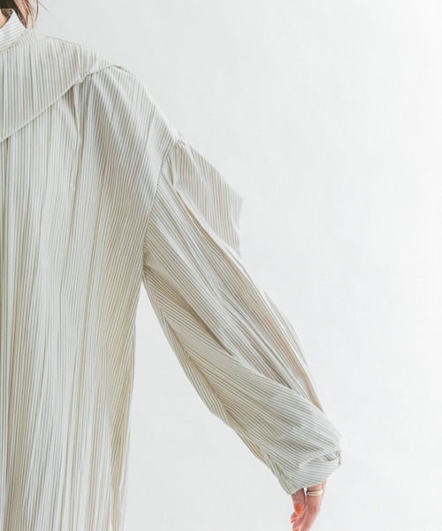 KBF(ケイビーエフ)の「クリンクルデザインワンピース(ワンピース・レディース・ブラック/ホワイト/ベージュ系その他・ONE)」の20枚目の写真