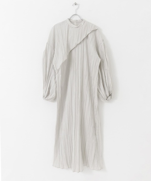 KBF(ケイビーエフ)の「クリンクルデザインワンピース(ワンピース・レディース・ブラック/ホワイト/ベージュ系その他・ONE)」の9枚目の写真