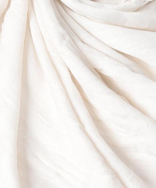 en recre（アンレクレ）の「ドット柄ストール（マフラー・レディース・サックスブルー/オフホワイト/ライトグレー・FREE）」の4枚目の写真