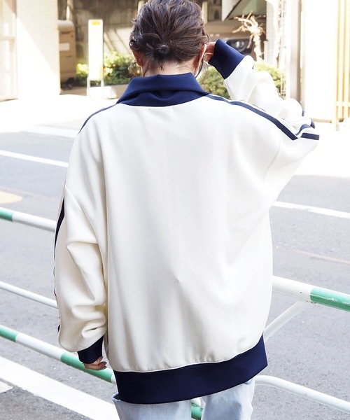 tiptop(ティップトップ)の「オーバルロゴトラックブルゾン(ブルゾン・レディース・ネイビー/アイボリー/ブラック/ホワイト系その他・FREE)」の13枚目の写真