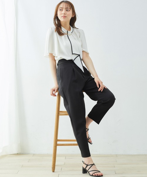 INGNI(イング)の「パールピン付トロミ5分袖ブラウス(シャツ/ブラウス・レディース・ブルー/ピンク/ホワイト×ブラック/オフホワイト・M)」の10枚目の写真