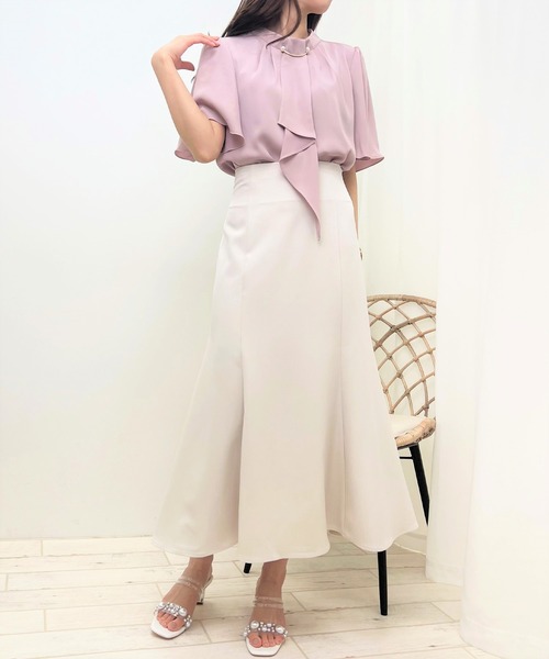 INGNI(イング)の「パールピン付トロミ5分袖ブラウス(シャツ/ブラウス・レディース・ブルー/ピンク/ホワイト×ブラック/オフホワイト・M)」の16枚目の写真