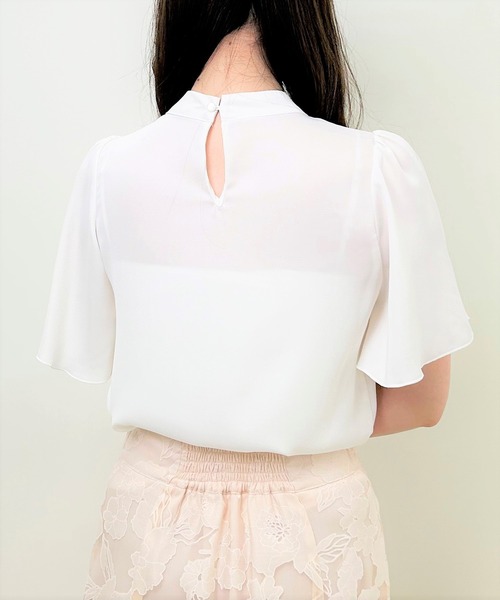 INGNI(イング)の「パールピン付トロミ5分袖ブラウス(シャツ/ブラウス・レディース・ブルー/ピンク/ホワイト×ブラック/オフホワイト・M)」の20枚目の写真