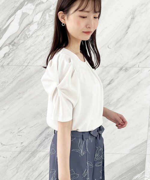 index(インデックス)の「◆ツイストスリーブカットソー【洗濯機洗い可】(Tシャツ/カットソー・レディース・ライトブルー/ホワイト系/ライトグレー/ネイビー・36/38/40/42)」の5枚目の写真