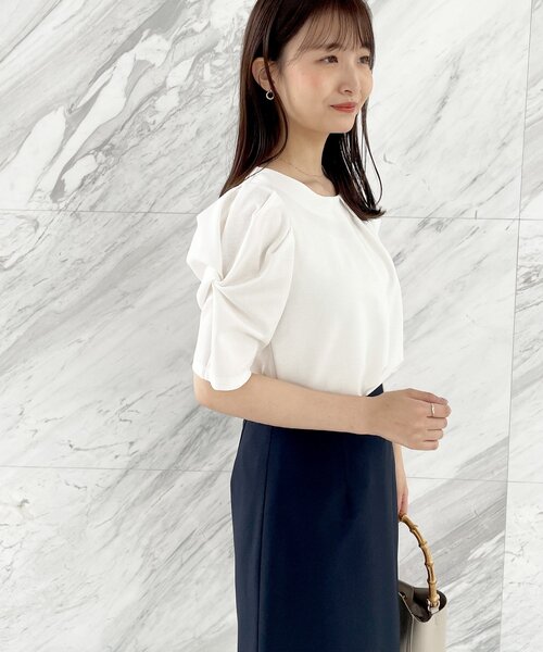 index(インデックス)の「◆ツイストスリーブカットソー【洗濯機洗い可】(Tシャツ/カットソー・レディース・ライトブルー/ホワイト系/ライトグレー/ネイビー・36/38/40/42)」の2枚目の写真