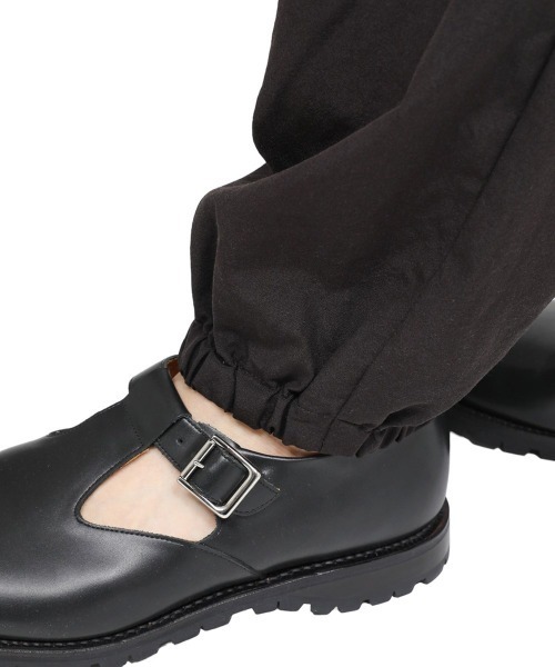marka（マーカ）の「marka / マーカ：EASY WIDE PANTS - 2/90 SUPER120'S WOOL WASHER TROPICAL -：M23B-01PT01C[COR]（その他パンツ・メンズ・ダークブラウン・2/1）」の10枚目の写真
