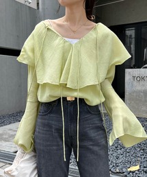 フリル襟ブラウス