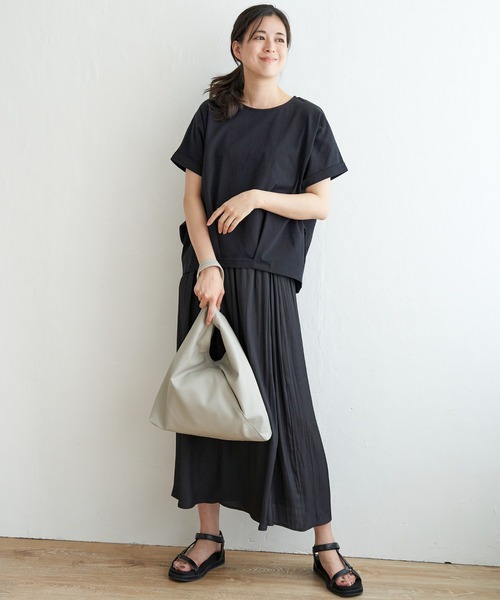 ikka(イッカ)の「冷感ドルマンタックプルオーバー(Tシャツ/カットソー・レディース・ブラック/ライトグリーン/ブルー系その他/ベージュ/ホワイト・L/S/M)」の8枚目の写真